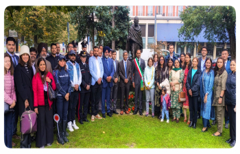 Gandhi Jayanti was celebrated with great enthusiasm in San Donato, a commune in the Metropolitan city of Milan, on 02 October. Members of Indian diaspora, officials of San Donato commune and Consulate officials participated in the event. Consul General Shri Lavanya Kumar, Municipal Councillor Mr Massimiliano Mistretta and the diaspora members paid homage to Mahatma Gandhi. The event concluded with singing of Gandhi ji’s favorite bhajans and hymns.